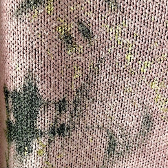 Elegant Pink Sweater with Sequin Pocket - Picture 4 of 8